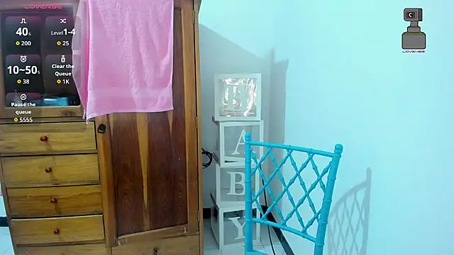 Snapshot of Alicebigboobsxxxx chatting on July 22, 2026, 10:23 pm Alicebigboobsxxxx online show from July 22, 2026, 10:23 pm
