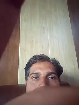 johnny8731 online show from December 14, 2025, 9:47 am