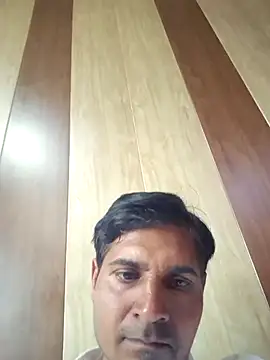 johnny8731 online show from April 15, 2026, 11:39 am