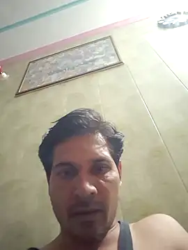 Snapshot of johnny8731 chatting on June 25, 2026, 5:39 pm johnny8731 online show from June 25, 2026, 5:39 pm