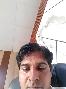 Snapshot of johnny8731 chatting on June 28, 2026, 11:05 am johnny8731 online show from June 28, 2026, 11:05 am