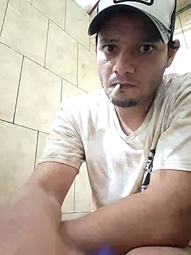 Hotbooy online show from December 3, 2025, 6:32 am