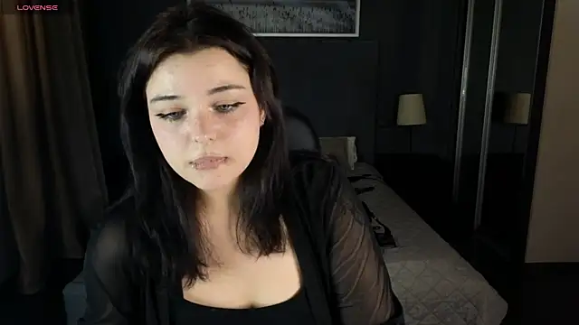 SHERI BELTON online show from November 21, 2025, 6:28 pm