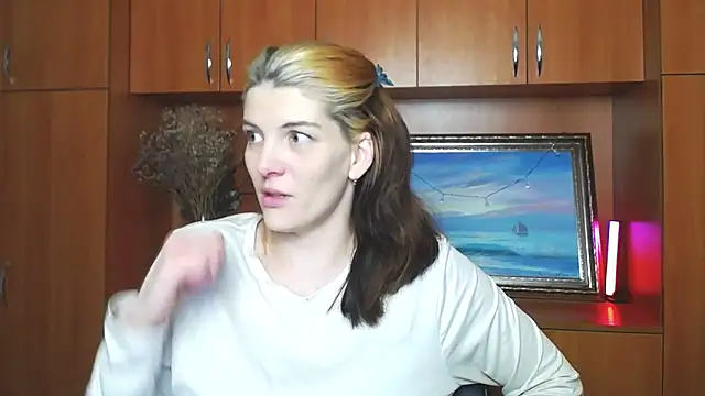 VanessaRey  online show from March 7, 2026, 5:21 pm