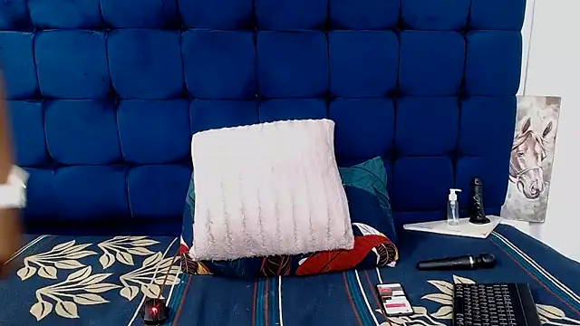 AriesCake online show from March 18, 2026, 2:53 pm