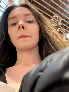 MilaBee online show from October 23, 2025, 9:19 am