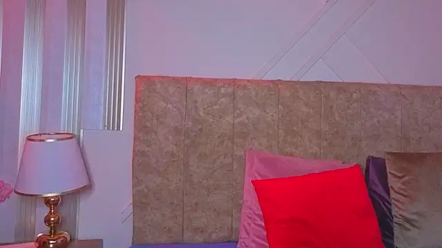 Snapshot of angelinarouse_ chatting on June 27, 2026, 4:17 am angelinarouse online show from June 27, 2026, 4:17 am