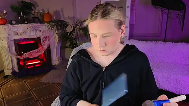 Jes Solar online show from October 31, 2025, 9:05 pm