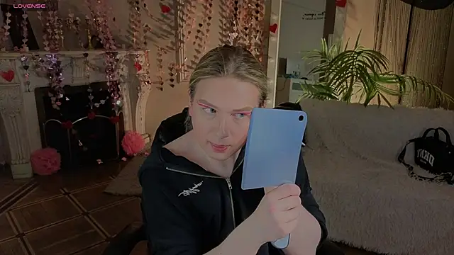 Jes Solar online show from February 25, 2026, 10:41 pm