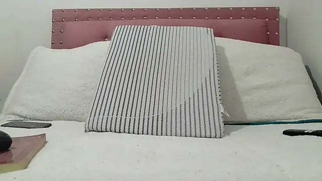 Valeriana00 online show from October 4, 2025, 10:19 pm