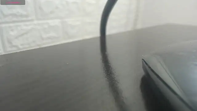 nei girl online show from November 18, 2025, 11:25 am