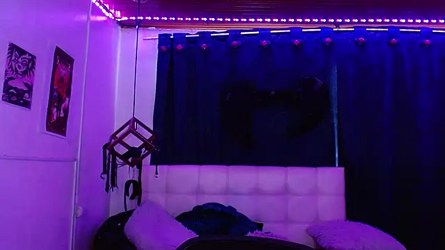 goth minerva online show from November 18, 2025, 2:32 pm