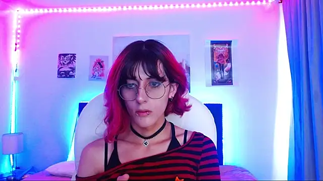 goth minerva online show from November 25, 2025, 1:22 pm