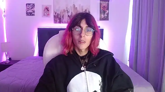 goth minerva online show from December 17, 2025, 1:17 pm