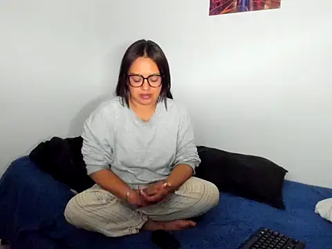 KatyBrunette online show from December 18, 2025, 10:10 am