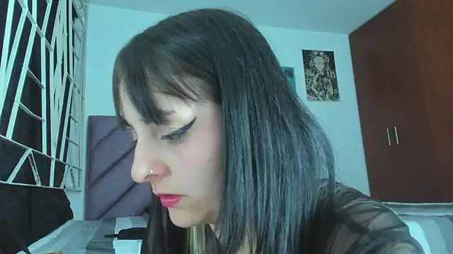 KARINNA  RAVEN online show from February 5, 2026, 12:04 am