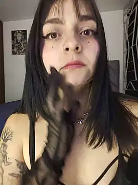 Snapshot of KARINNA__RAVEN chatting on May 10, 2026, 12:27 am KARINNA RAVEN online show from May 10, 2026, 12:27 am