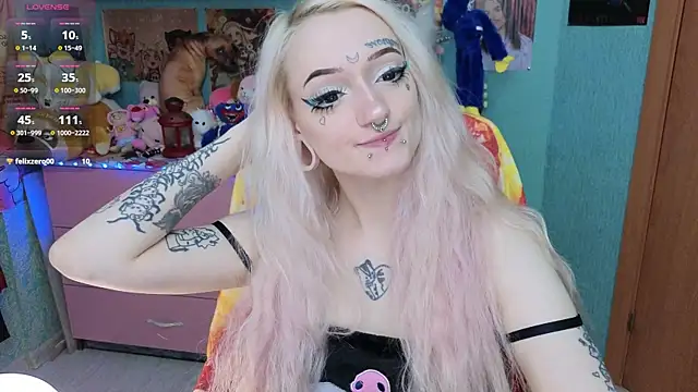 Manuela unicorn online show from November 17, 2025, 8:36 pm