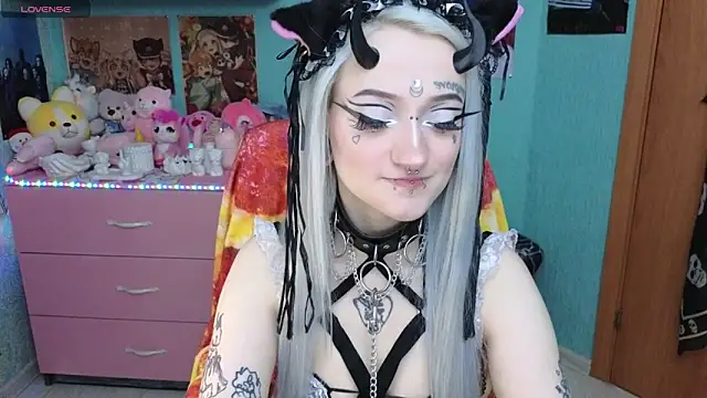 Manuela unicorn online show from April 14, 2026, 8:26 pm