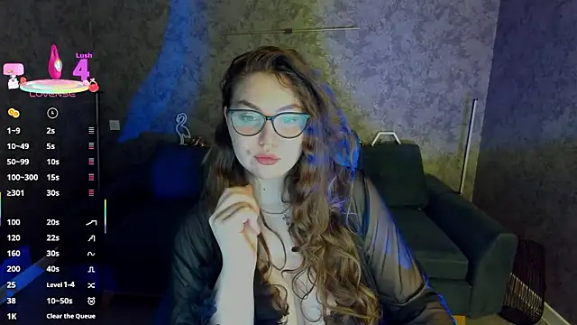 LuxSopphia online show from March 2, 2026, 8:15 pm