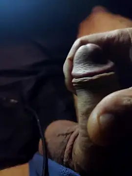 evi42 online show from November 10, 2025, 9:47 pm