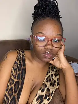 YummyMelanin117 online show from March 11, 2026, 11:55 pm