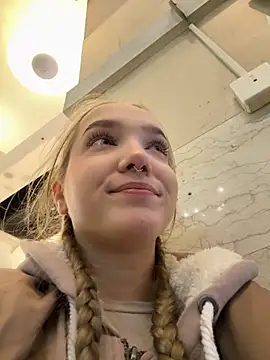 Snapshot of bambi_lu chatting on November 8, 2025, 6:07 pm bambi lu online show from November 8, 2025, 6:07 pm