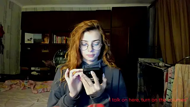 Snapshot of AngelaSwan chatting on October 18, 2025, 3:24 pm AngelaSwan online show from October 18, 2025, 3:24 pm