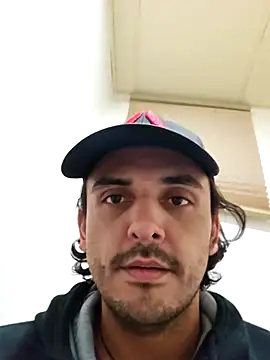 Snapshot of Jozaza92 chatting on September 12, 2025, 12:11 am Jozaza92 online show from September 12, 2025, 12:11 am