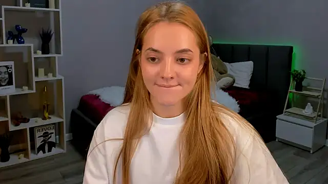 MelanieAlves online show from November 12, 2025, 6:41 pm