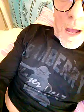 Deddyitalia3p online show from December 19, 2025, 10:28 pm