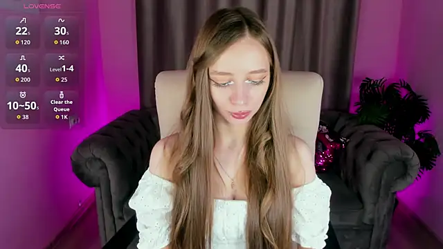 Amy Waynee online show from November 13, 2025, 5:12 pm