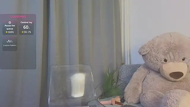 Snapshot of MellisaKim chatting on October 27, 2025, 7:40 pm MellisaKim online show from October 27, 2025, 7:40 pm