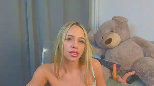 Snapshot of MellisaKim chatting on December 13, 2025, 10:59 pm MellisaKim online show from December 13, 2025, 10:59 pm