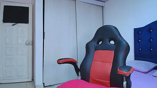 Snapshot of lovehotpink chatting on November 8, 2025, 7:23 pm lovehotpink online show from November 8, 2025, 7:23 pm