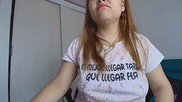 Snapshot of lovehotpink chatting on December 1, 2025, 5:18 pm lovehotpink online show from December 1, 2025, 5:18 pm