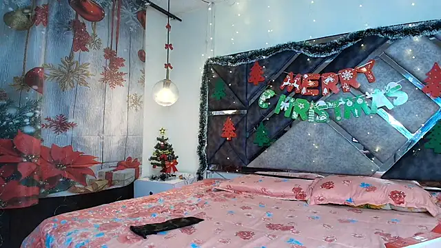 Snapshot of lovehotpink chatting on December 14, 2025, 3:23 am lovehotpink online show from December 14, 2025, 3:23 am