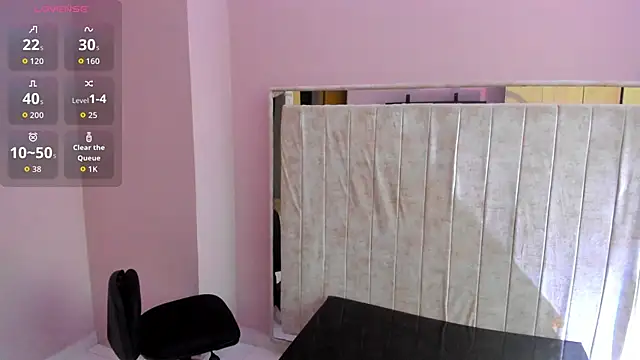 Elaine87  online show from November 5, 2025, 10:43 pm