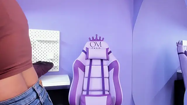 Elaine87  online show from February 26, 2026, 4:50 pm