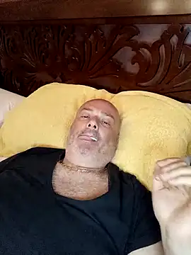 Alexis Bull online show from September 12, 2025, 5:24 pm