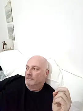 Alexis Bull online show from March 4, 2026, 5:52 pm