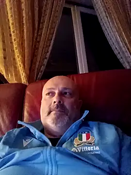 Alexis Bull online show from April 17, 2026, 11:08 pm