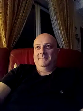 Snapshot of Alexis_Bull chatting on April 19, 2026, 10:23 pm Alexis Bull online show from April 19, 2026, 10:23 pm