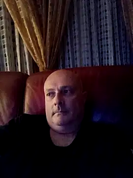 Snapshot of Alexis_Bull chatting on April 26, 2026, 10:40 pm Alexis Bull online show from April 26, 2026, 10:40 pm