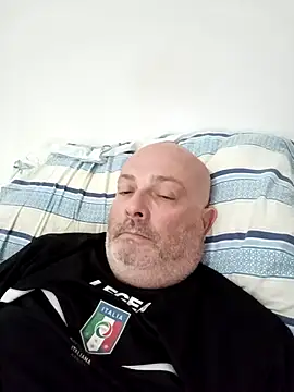 Snapshot of Alexis_Bull chatting on May 5, 2026, 10:01 am Alexis Bull online show from May 5, 2026, 10:01 am