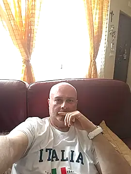 Snapshot of Alexis_Bull chatting on May 11, 2026, 8:53 am Alexis Bull online show from May 11, 2026, 8:53 am