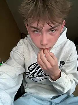 colar55x online show from March 22, 2025, 4:04 pm