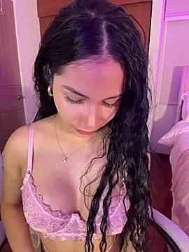 Snapshot of ArianaReynoldss chatting on July 14, 2026, 10:21 am ArianaReynoldss online show from July 14, 2026, 10:21 am