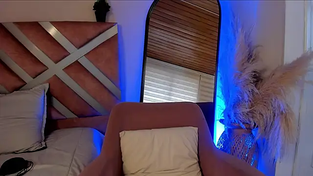 viol collins   online show from November 1, 2025, 8:00 pm