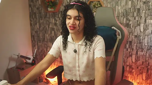 bonniie 98  online show from May 20, 2026, 7:31 pm